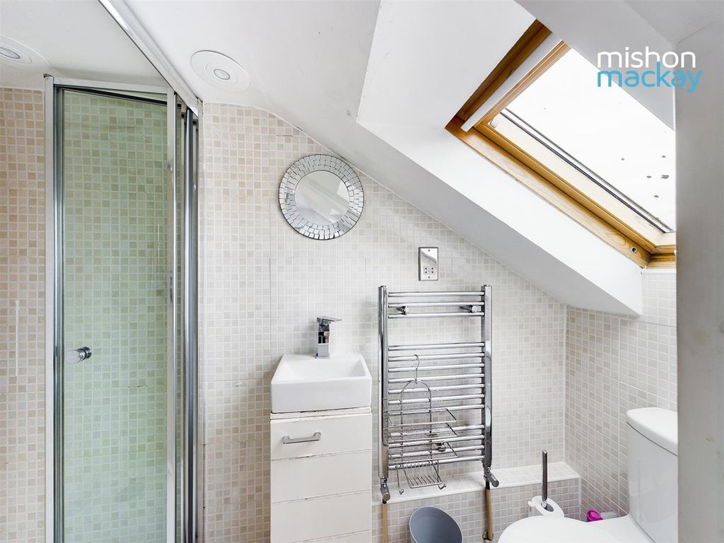 Property photo 3 of 12 Bathroom