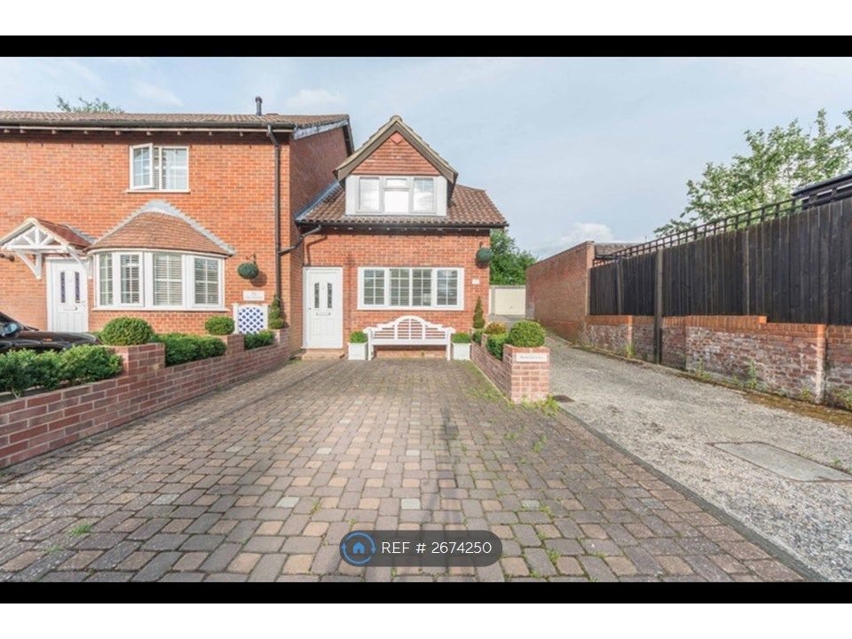 Property photo 3 of 13