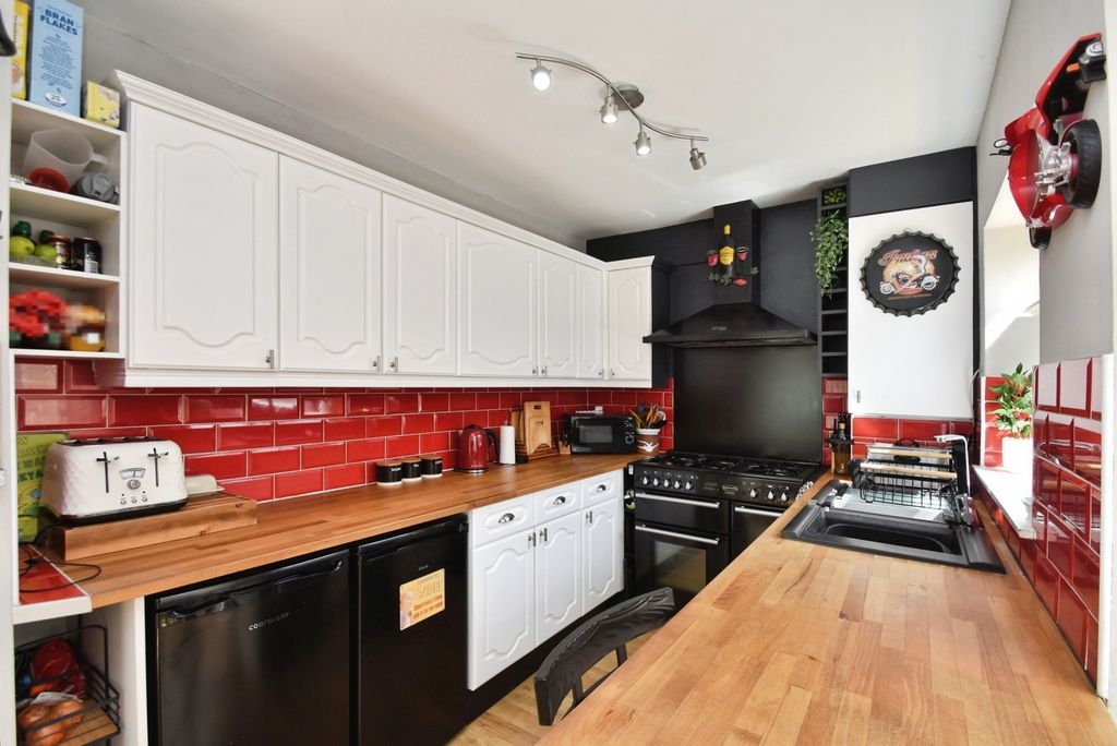 Property photo 2 of 22 Pbox-Img.Jpg
