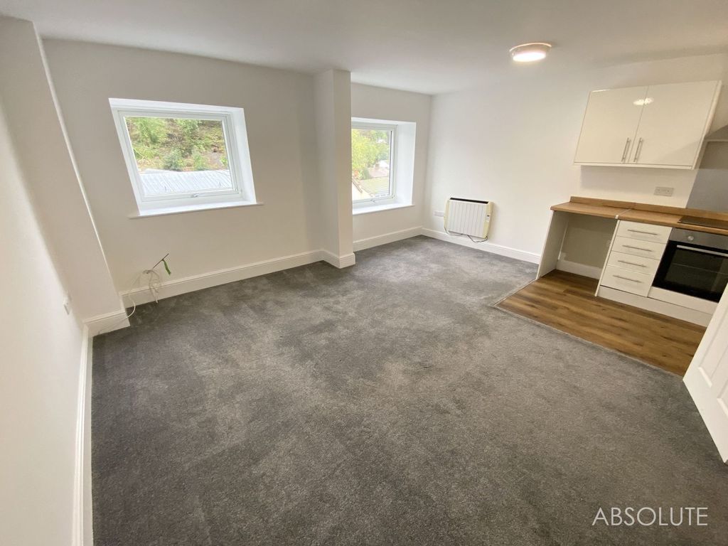 Property photo 2 of 12 Open Plan