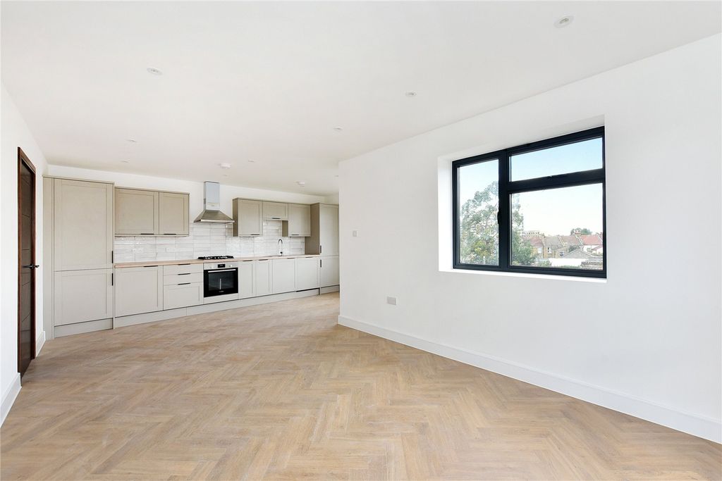 Property photo 1 of 8 Picture No. 06