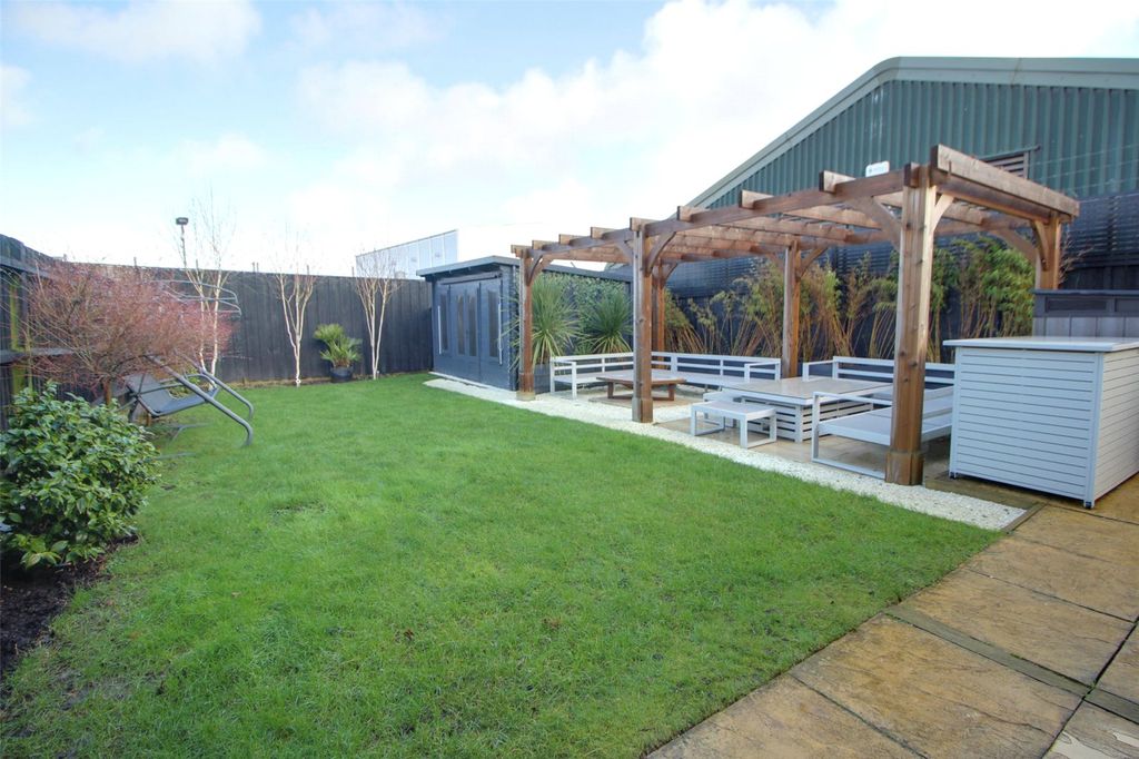 Property photo 2 of 18 Picture No. 45