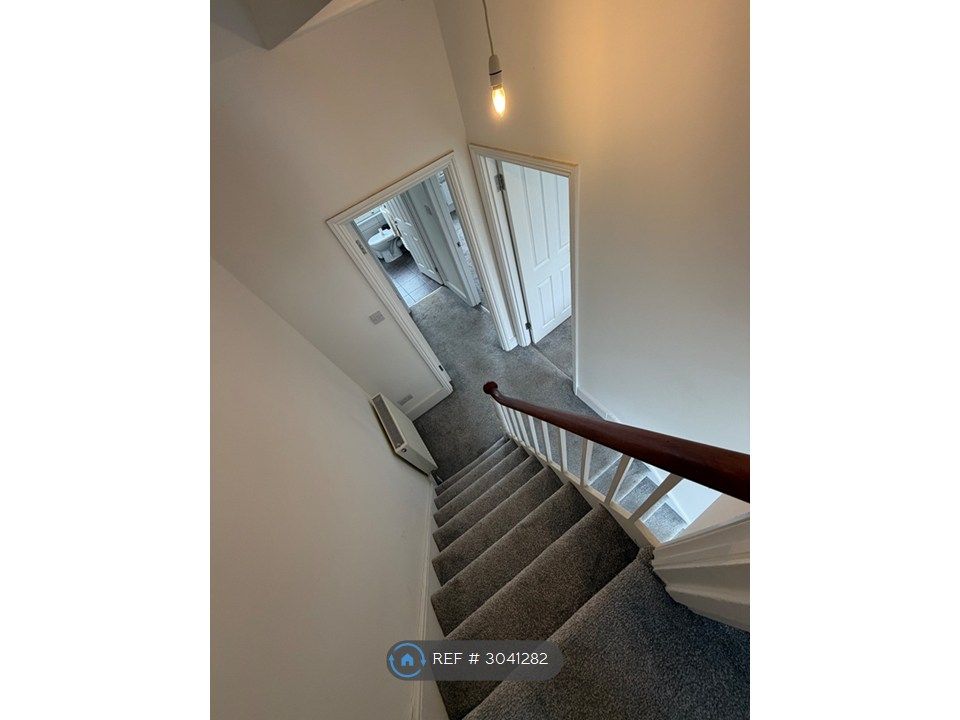 Property photo 3 of 28