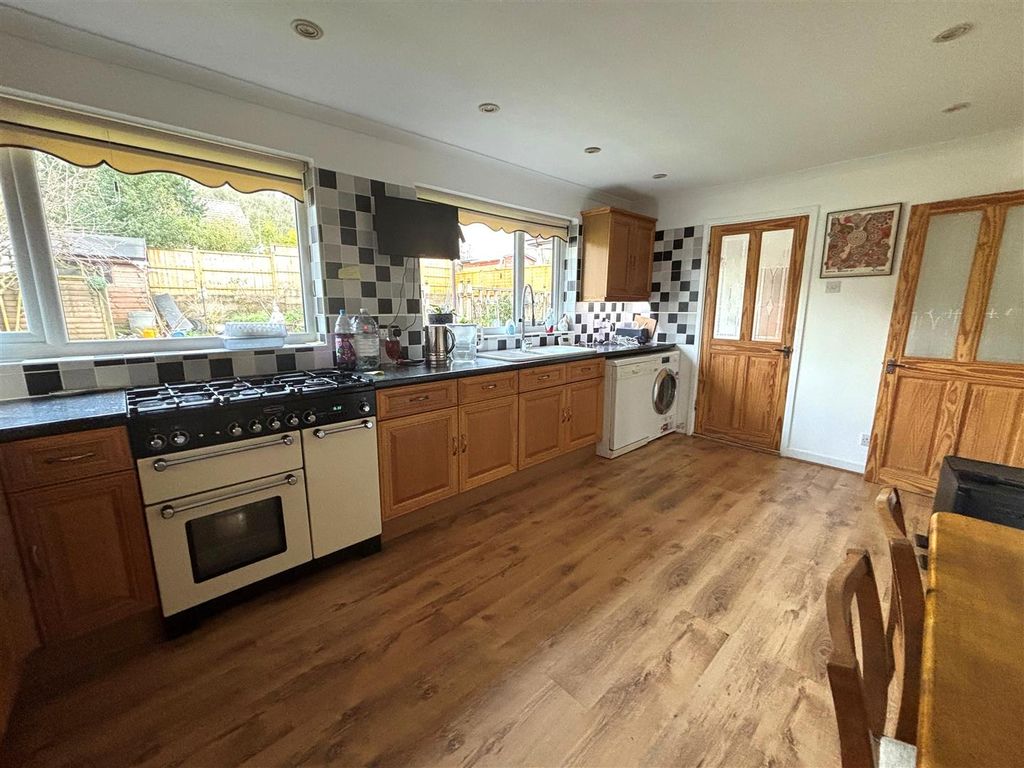 Property photo 2 of 15 Kitchen