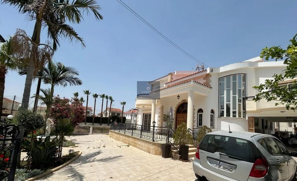Property photo 2 of 11
