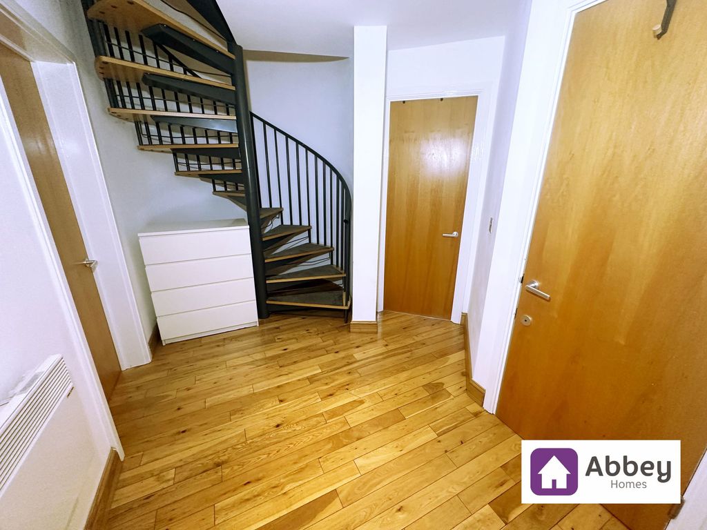 Property photo 3 of 22 Hallway