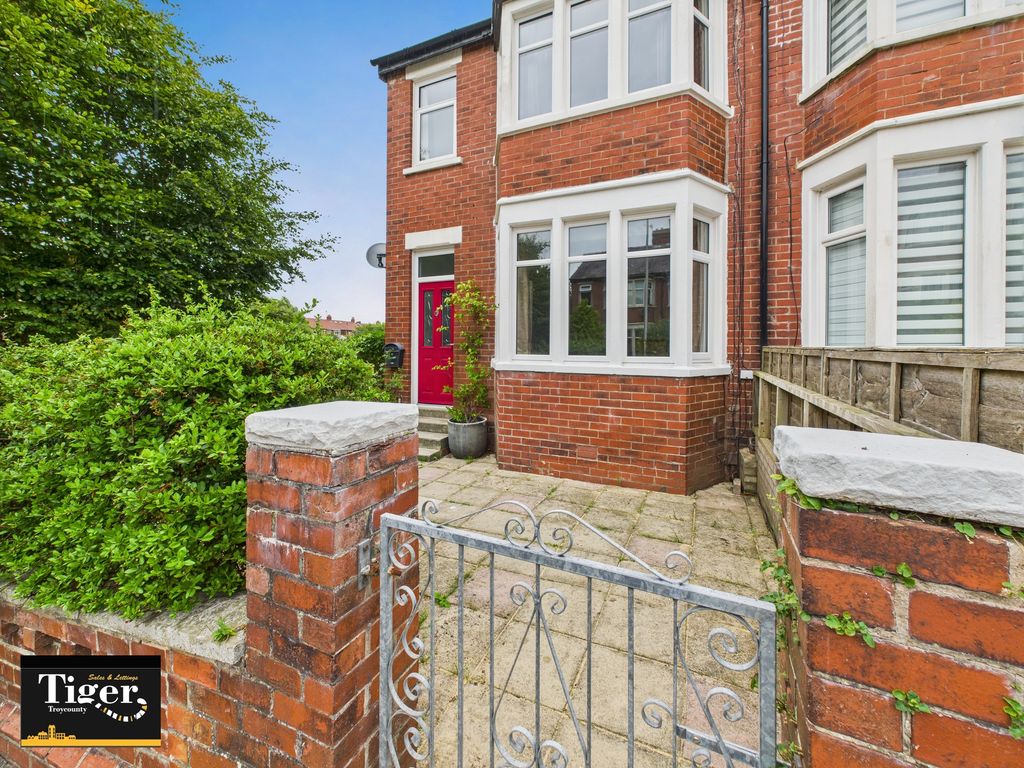 Property photo 2 of 16 Cam03440G0-Pr0368-Still003