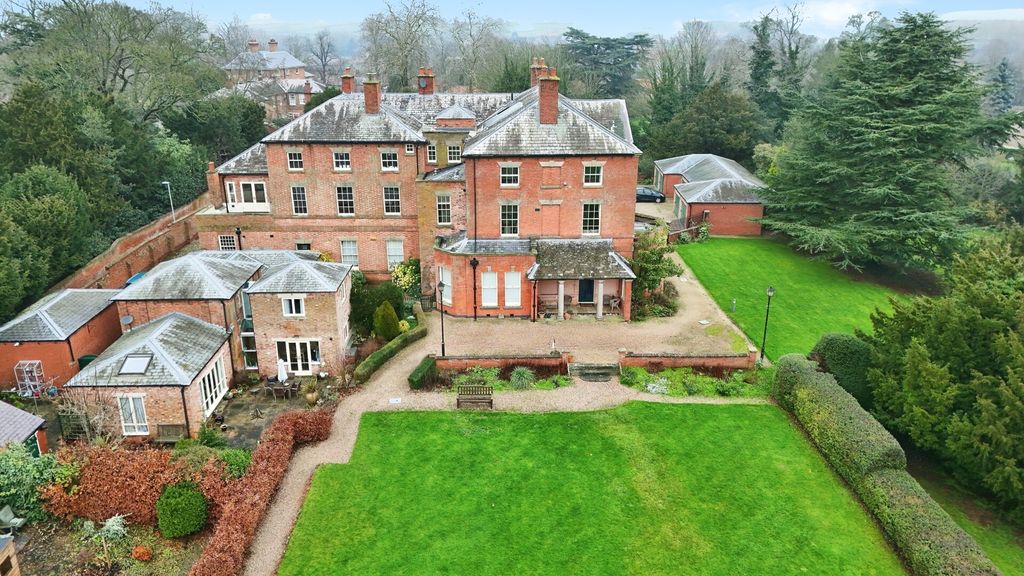 Property photo 1 of 42