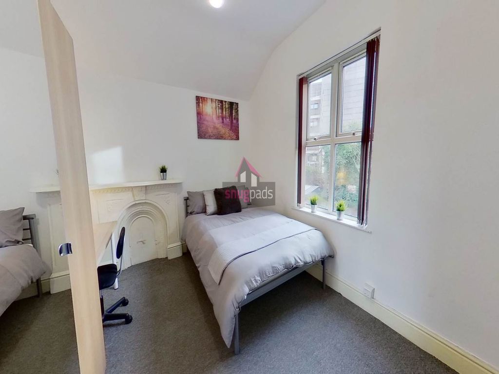 Property photo 2 of 9 R4B