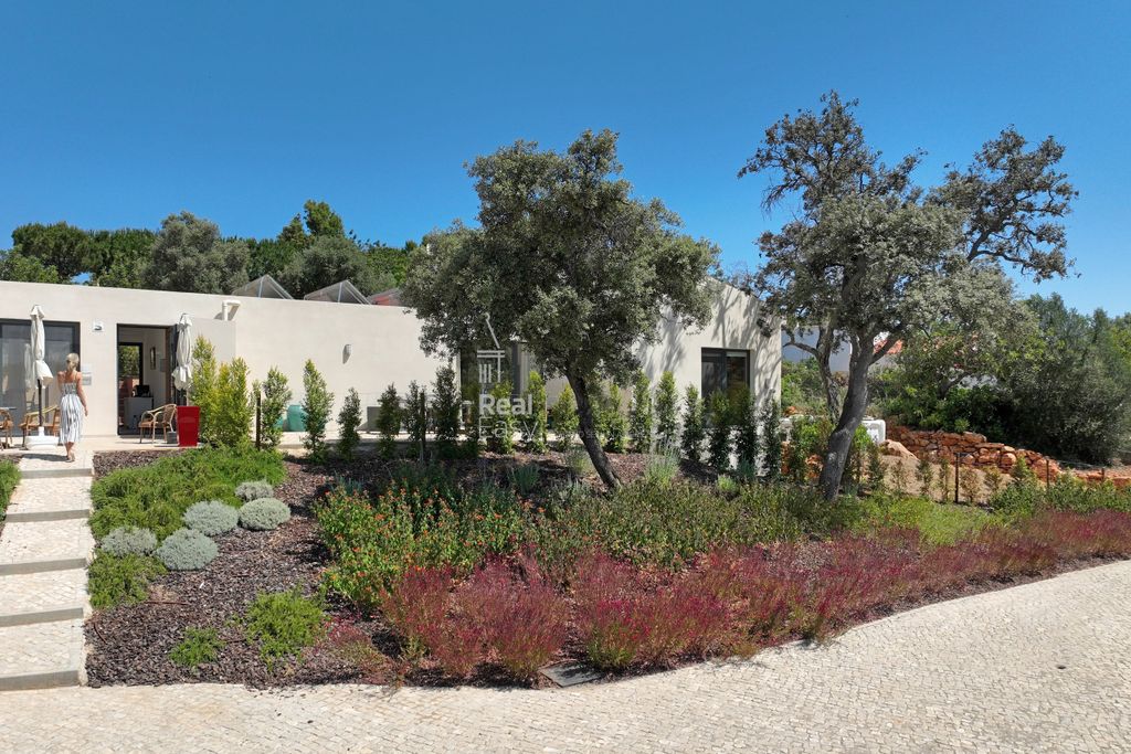 Property photo 2 of 36