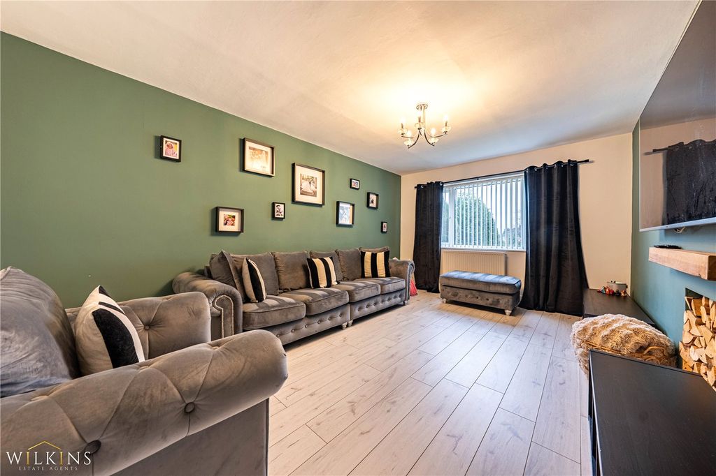 Property photo 2 of 23 Picture No. 21