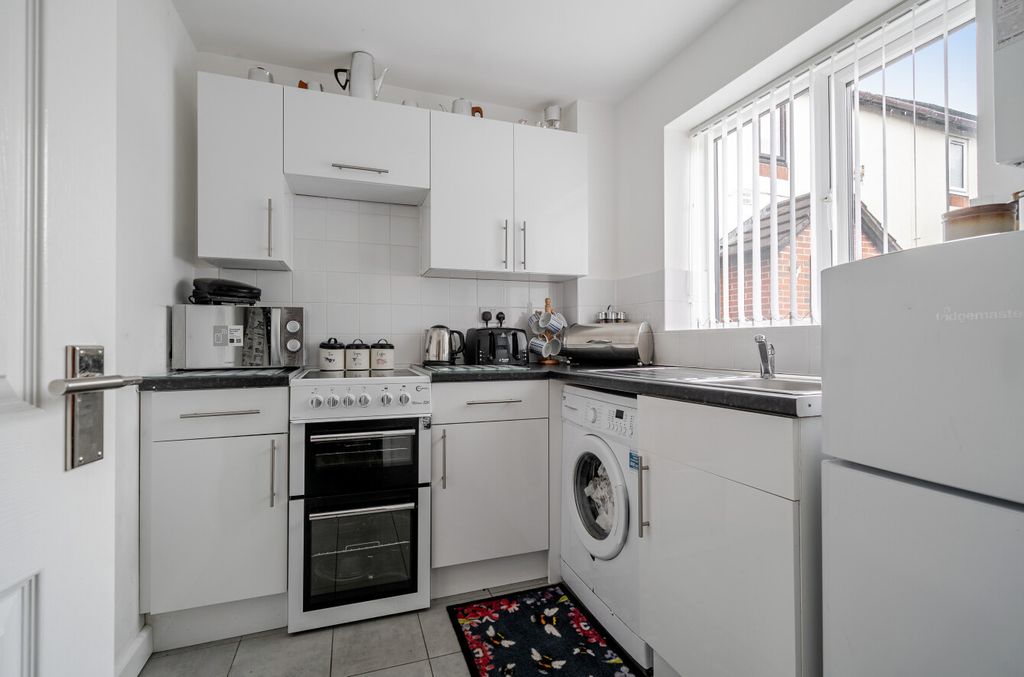 Property photo 3 of 13 1477042-15-6A2968...