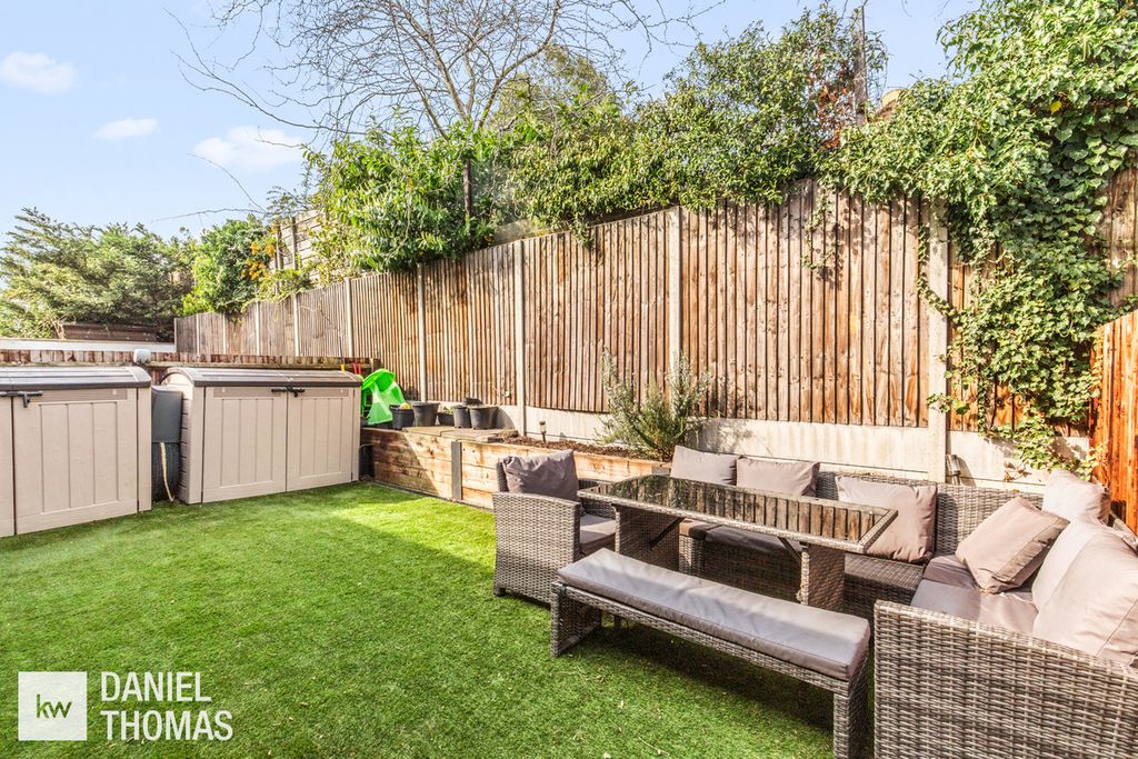 Property photo 2 of 24