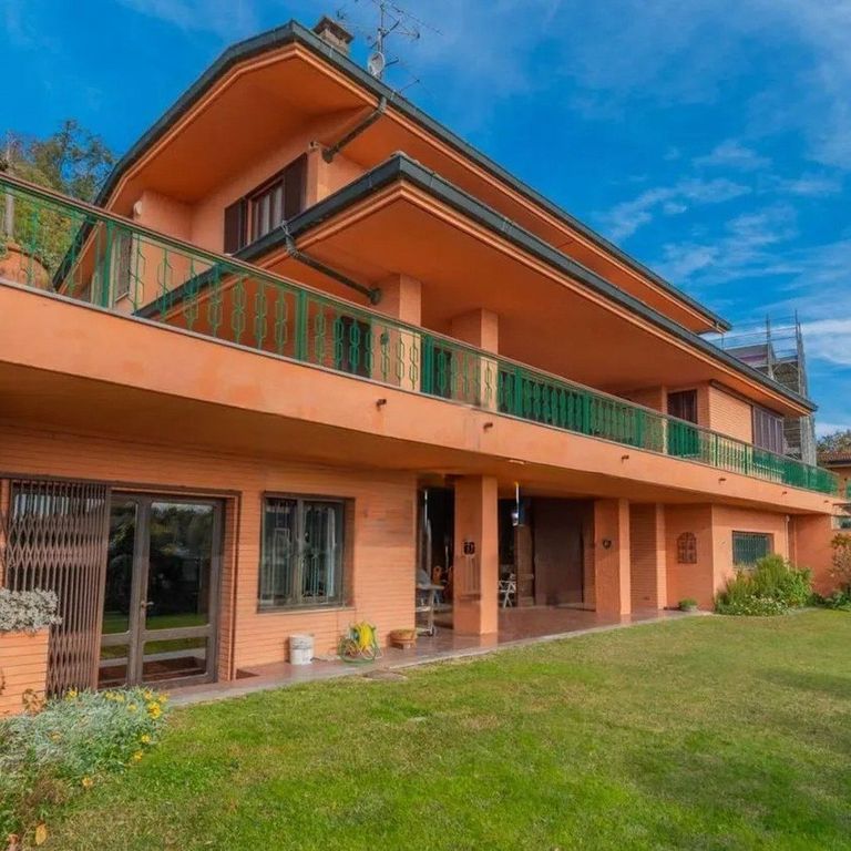 Property photo 1 of 15 Charming Villa In Arolo, Lombardy