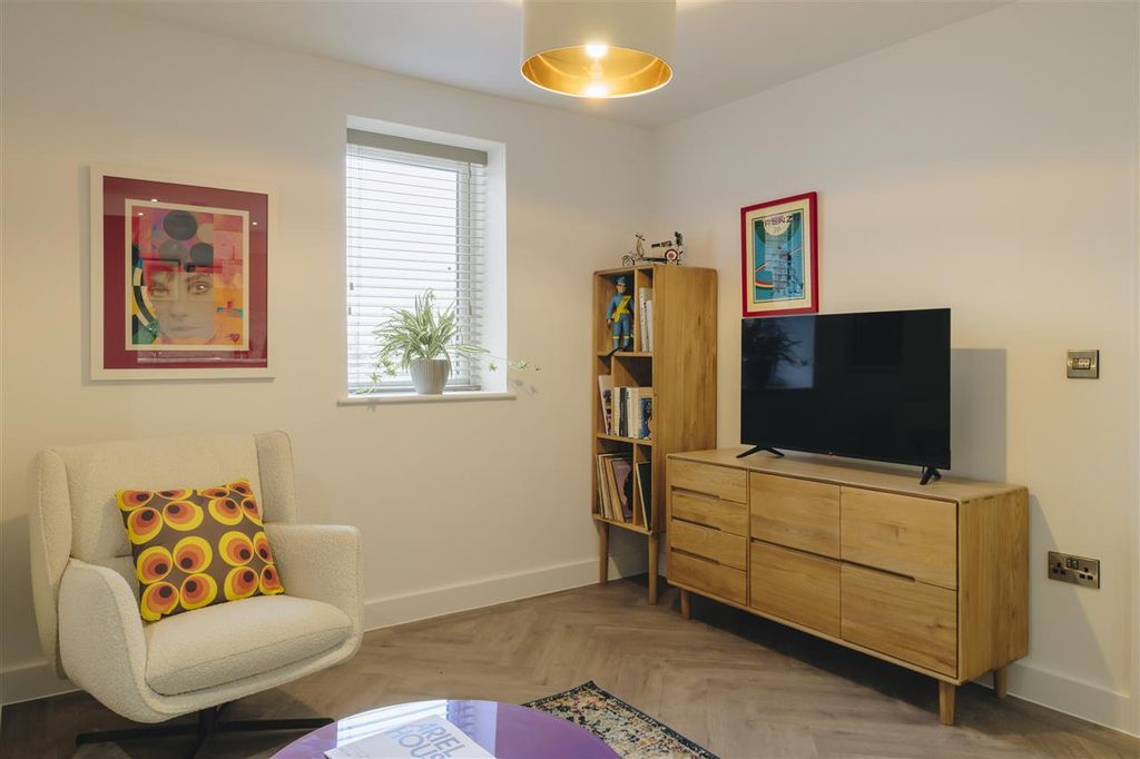 Property photo 3 of 8