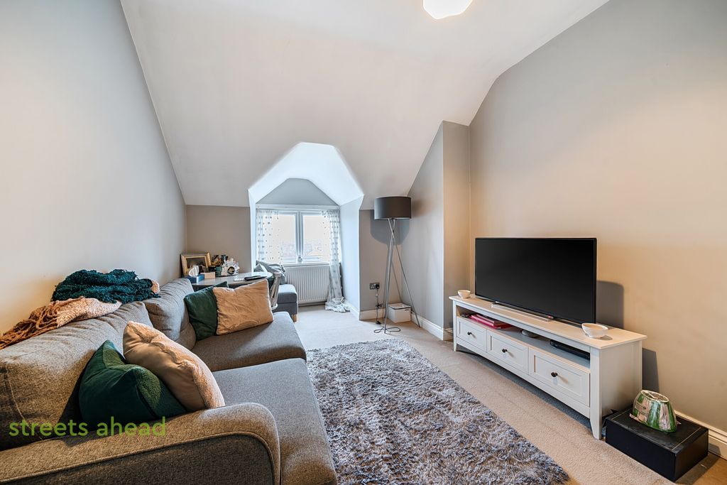 Property photo 3 of 10 4B8c16Bb-26Ef-41B...