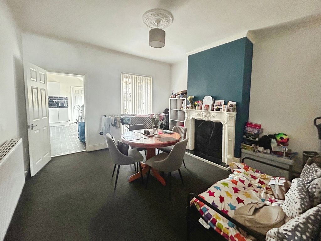 Property photo 3 of 10 Receptopn Room