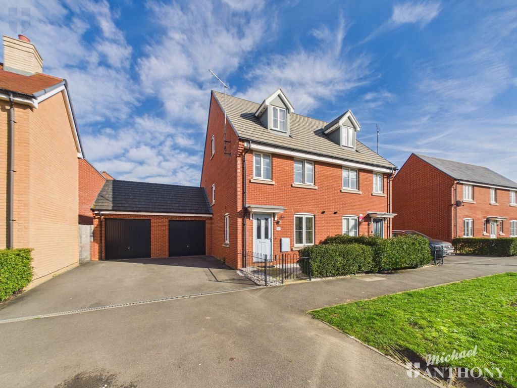 Property photo 1 of 17 Cam03218G0-Pr0928-Still018