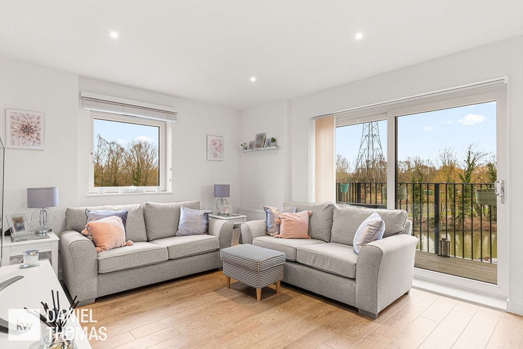 Property photo 3 of 22