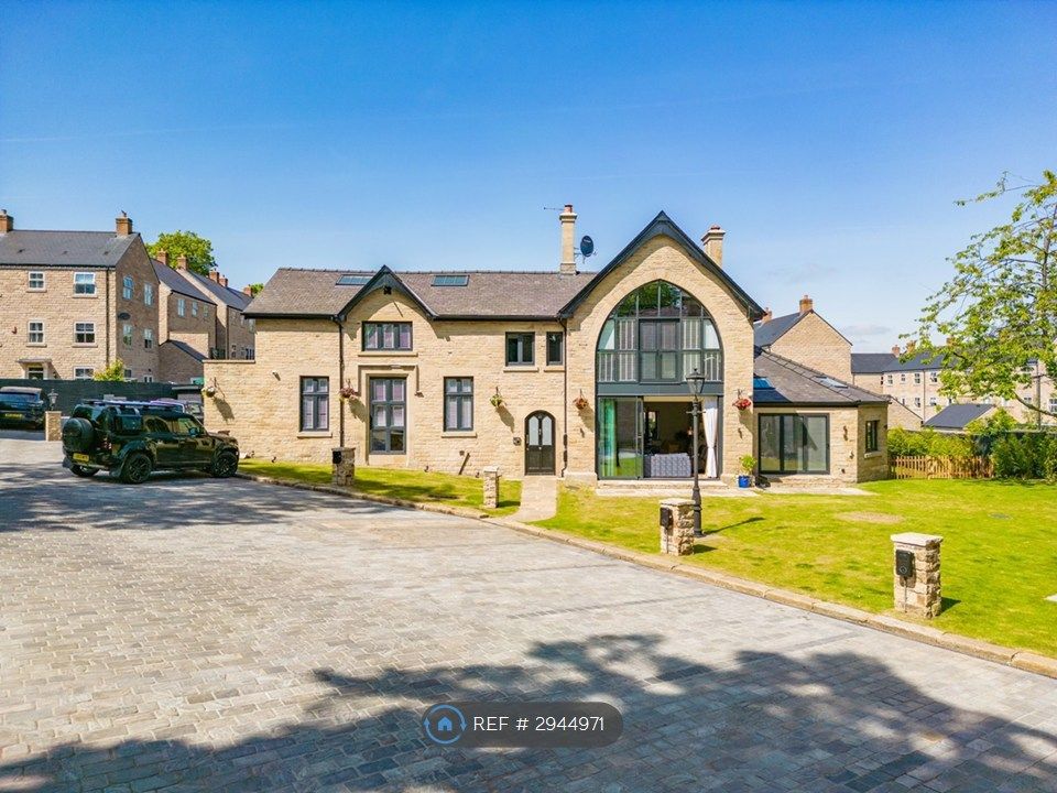 Property photo 2 of 34
