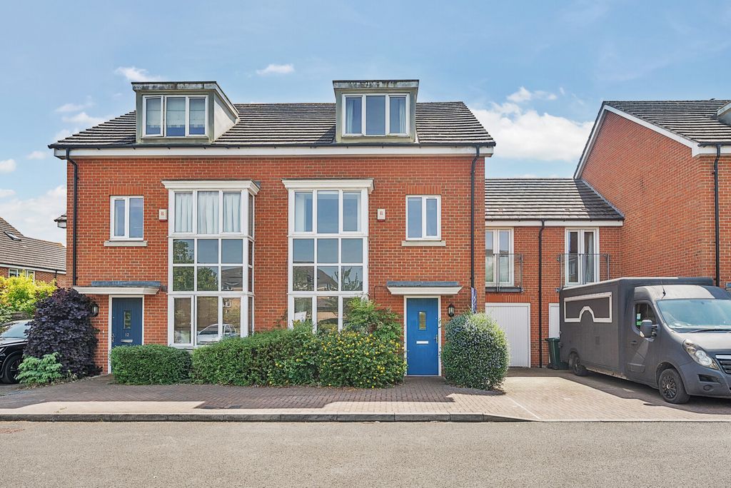 Property photo 1 of 11 1305946-1-685169F...