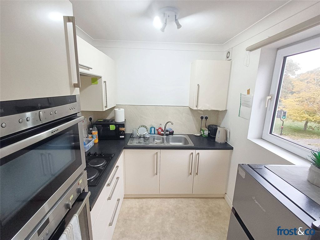 Property photo 3 of 14 Kitchen