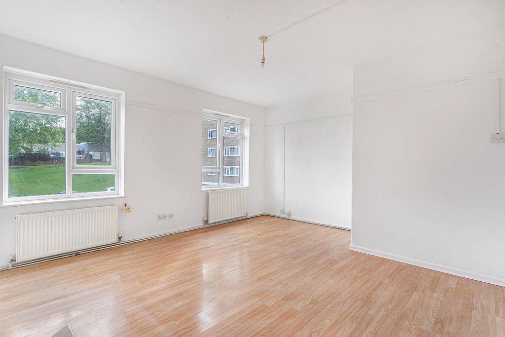 Property photo 3 of 18 3_63458.Jpg