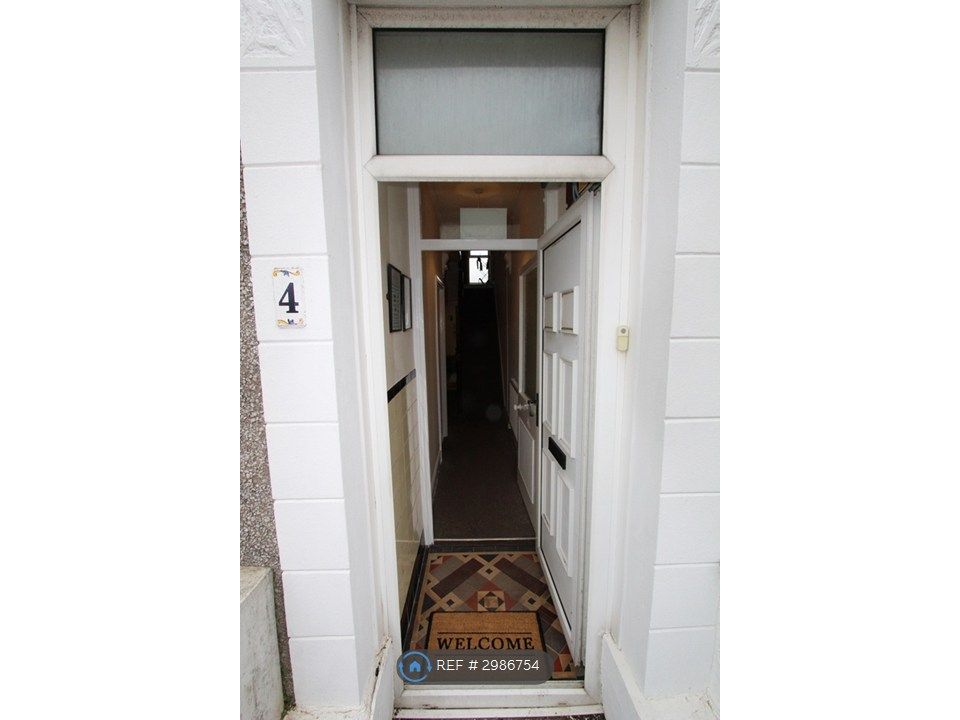 Property photo 2 of 33
