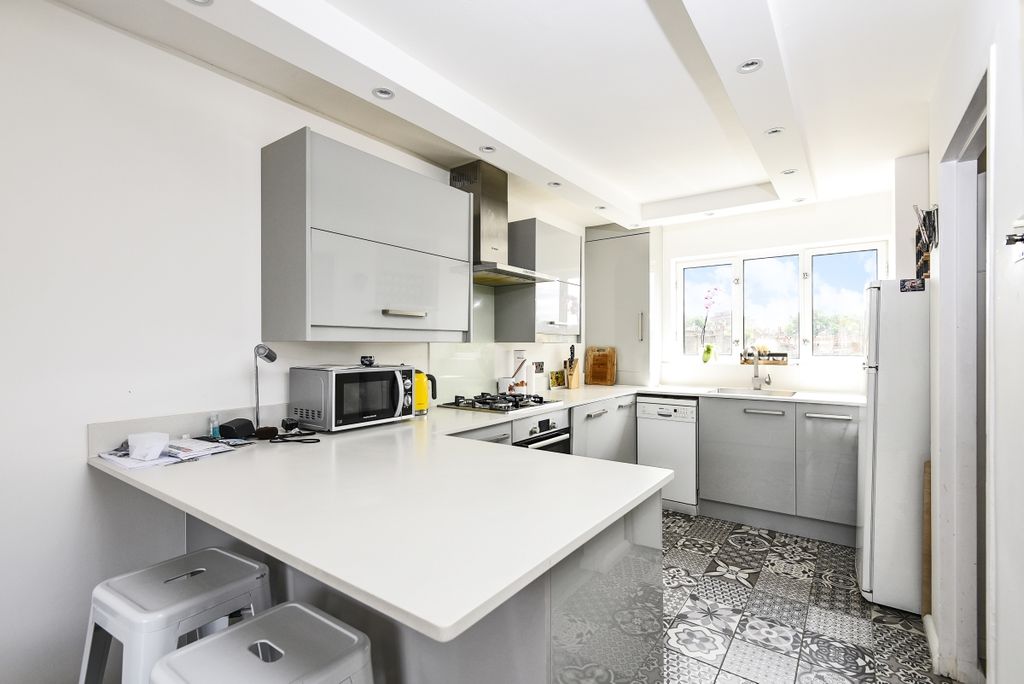 Property photo 3 of 7 330397 (2)