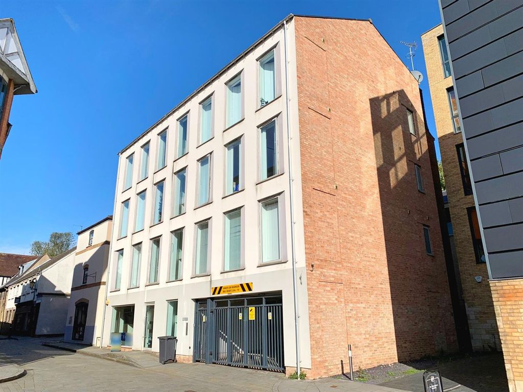 Property photo 1 of 17 Outside