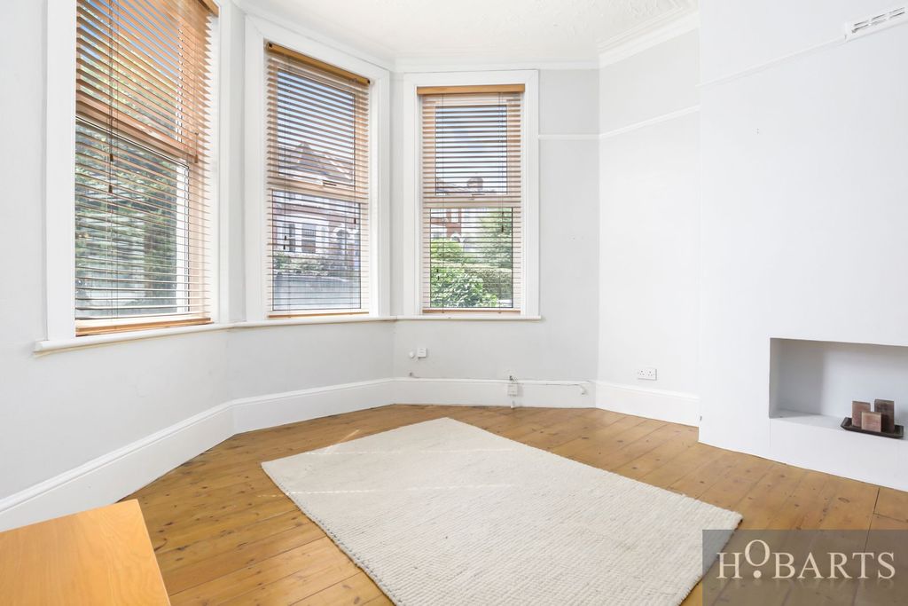 Property photo 2 of 11 Gallery