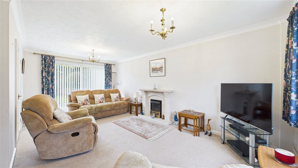 Property photo 2 of 17 Picture 2