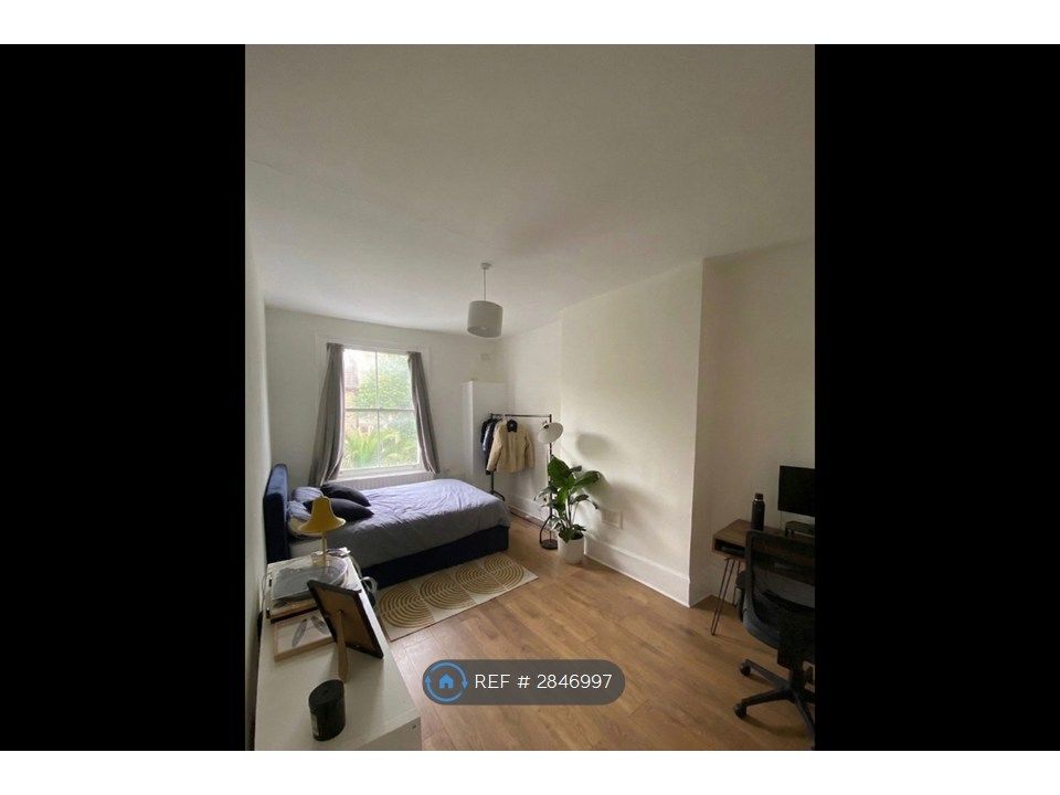 Property photo 2 of 14 Master Bedroom