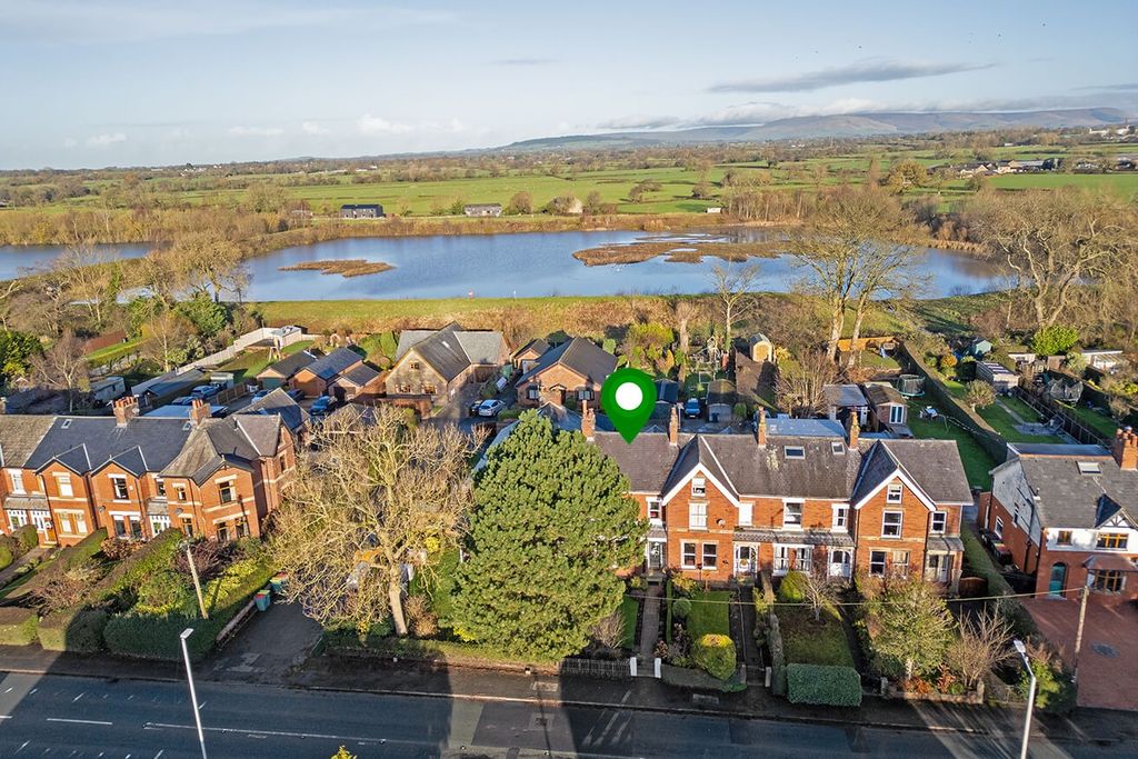 Property photo 2 of 21 4388835