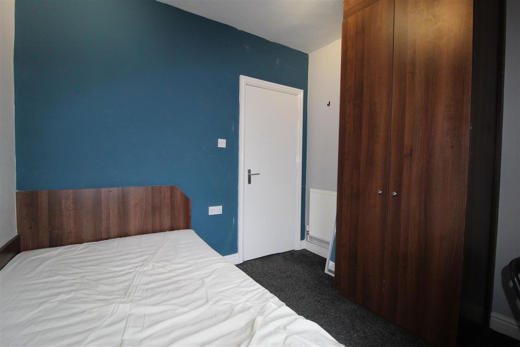Property photo 2 of 7 Img_1069.Jpg
