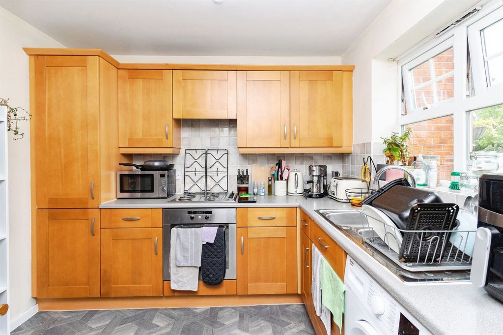 Property photo 2 of 17