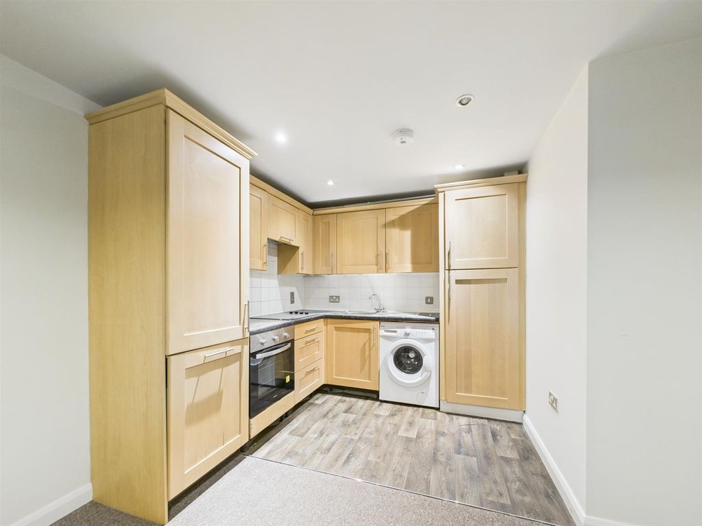 Property photo 1 of 6 Kitchen