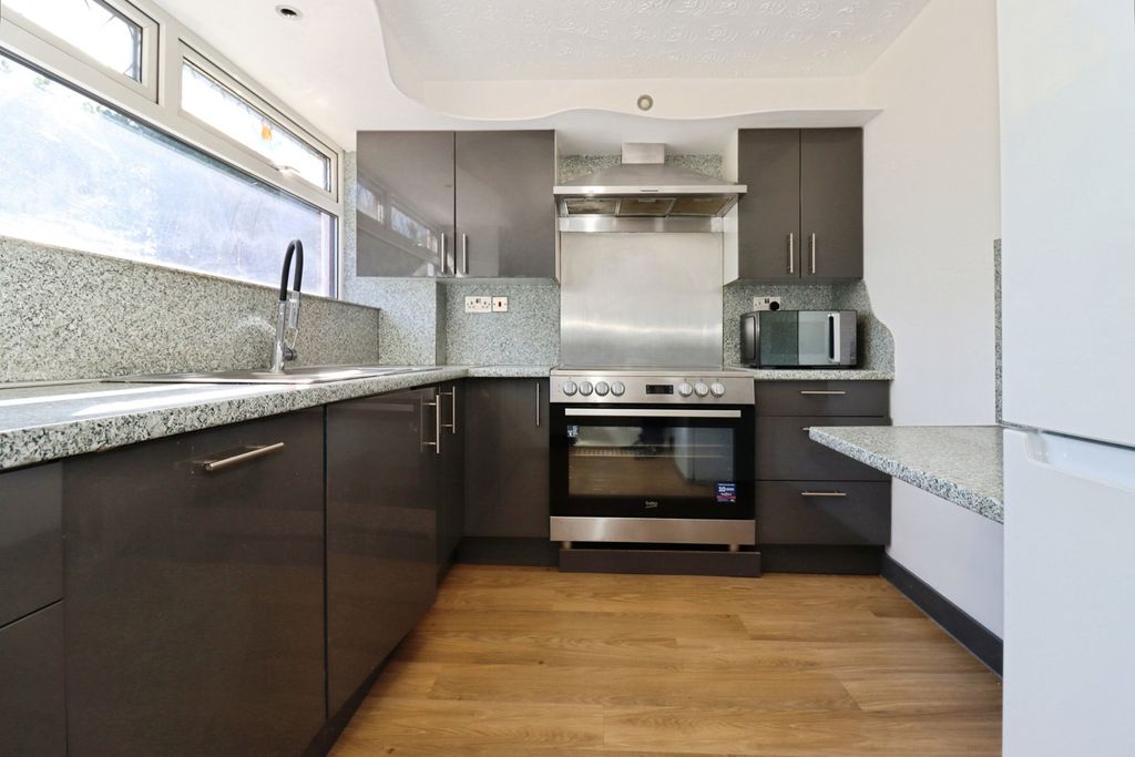 Property photo 2 of 20 Pbox-Img.Jpg