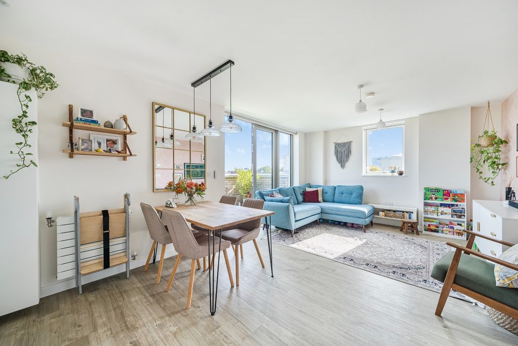 Property photo 1 of 17 4281250