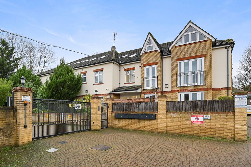 Property photo 1 of 8 5