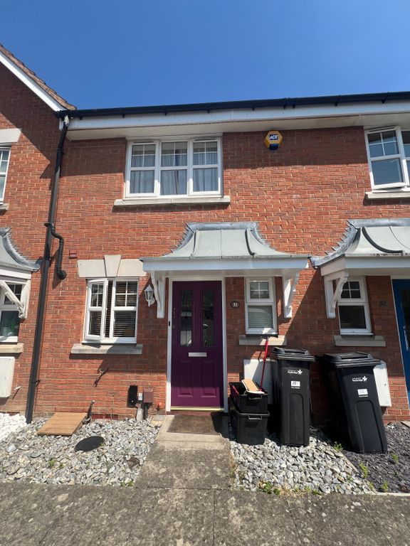 Property photo 1 of 20 A Charming 2-Bedroom Terraced House In Ilford Ig2 - Available From 1st July 2026