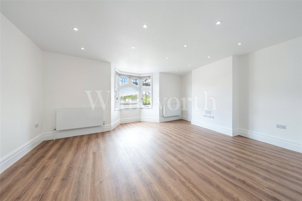 Property photo 2 of 15 Picture No. 01
