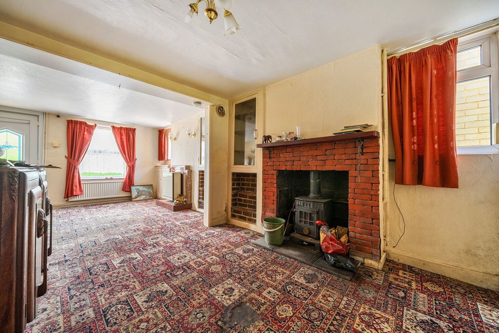 Property photo 2 of 13