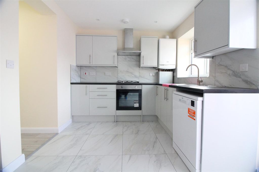 Property photo 1 of 12 Eb9D5Cca-5C24-406C-8155-C10692Dce80C.Jpeg