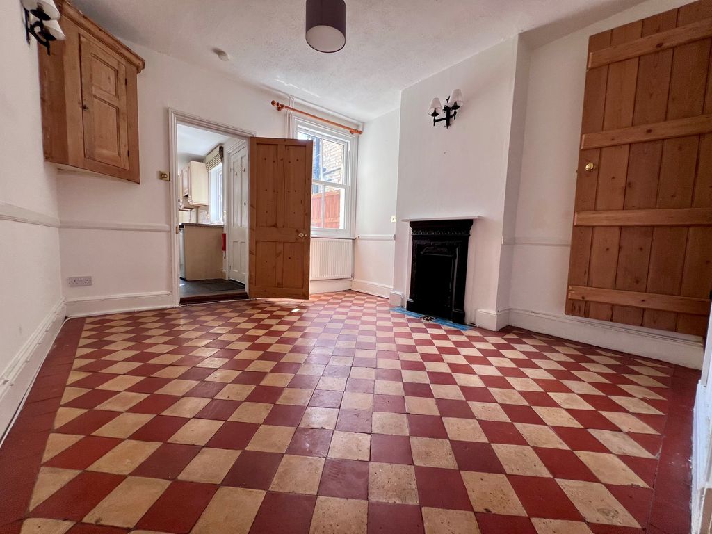 Property photo 3 of 9