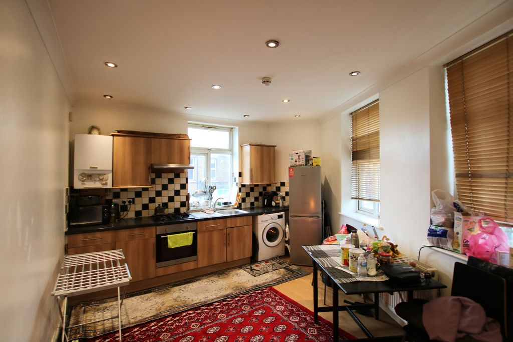 Property photo 1 of 7 002