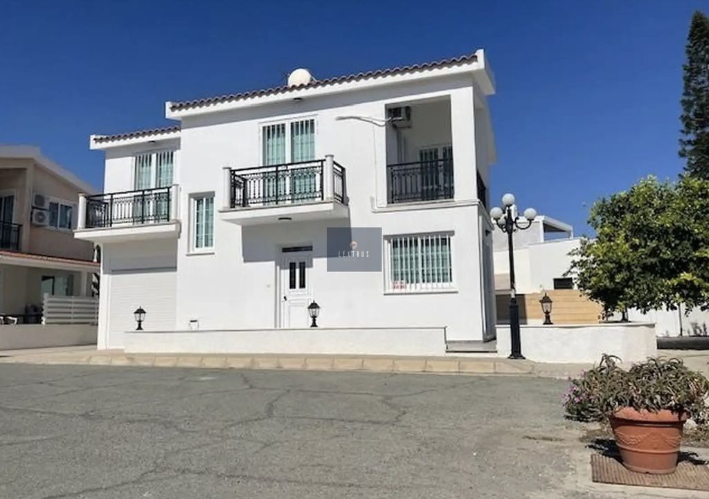 Property photo 2 of 10
