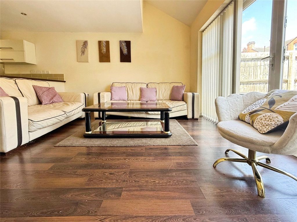 Property photo 3 of 13 Picture 3