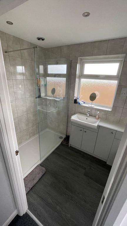 Property photo 3 of 5 Bathroom