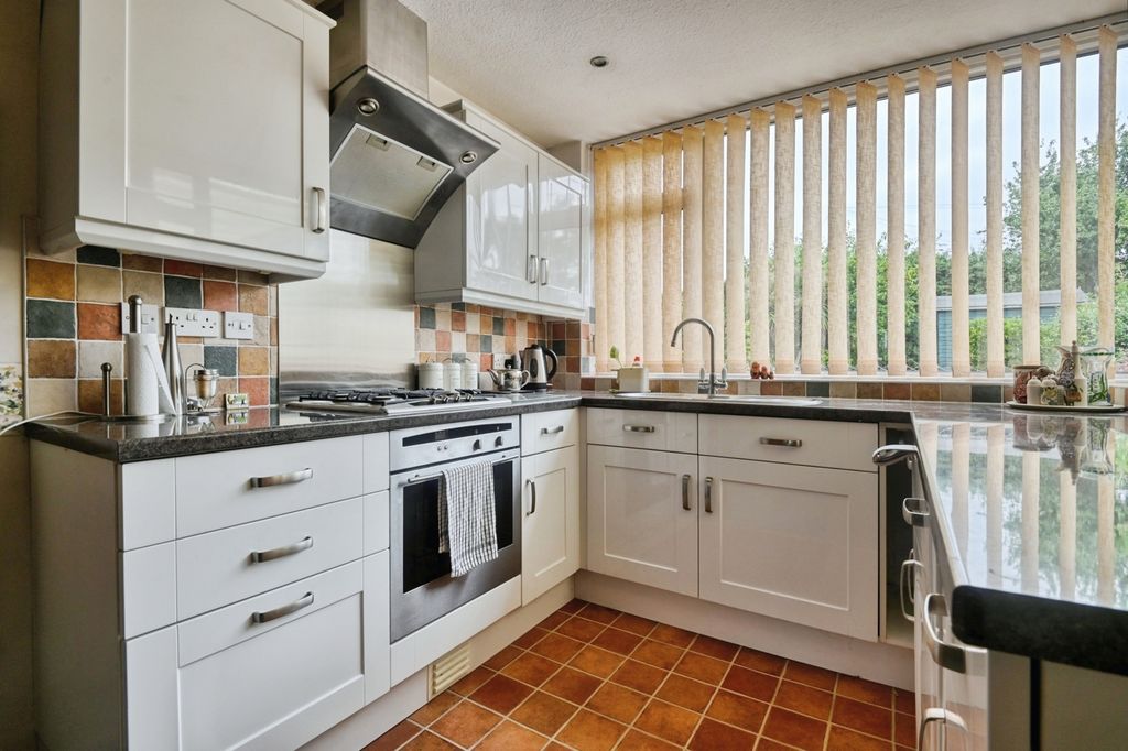 Property photo 3 of 19 Pbox-Img.Jpg